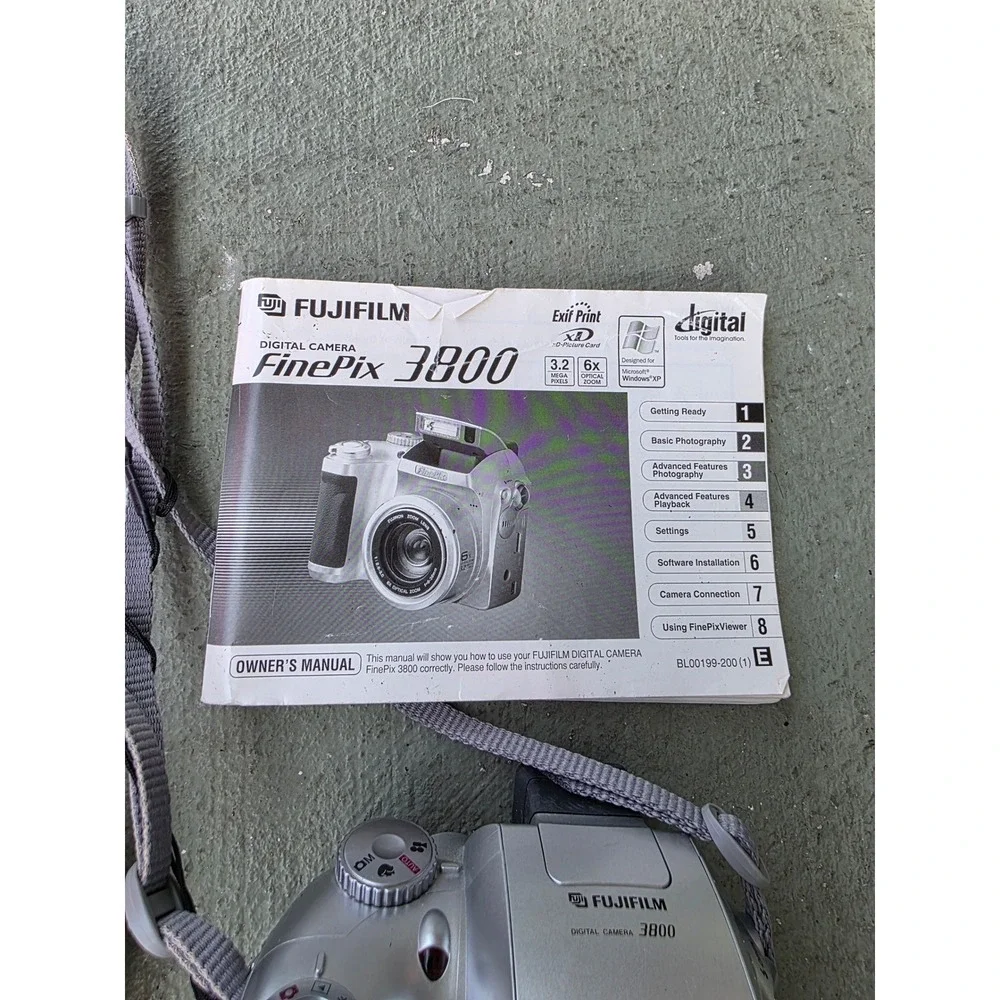 Vintage Camera Lot Canon T70 Fujifilm FinePix 3800 Kodak EasyShare Snappy Z2‎